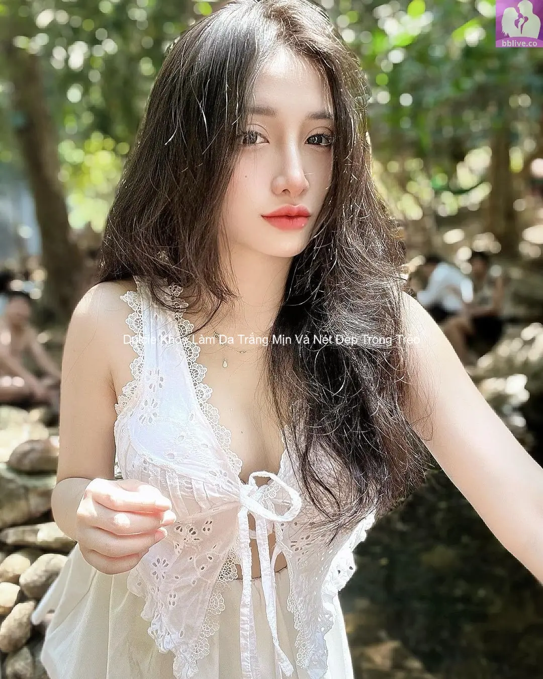 Dulcie Khoe Làm Da Trắng Mịn Và Nét Đẹp Trong Trẻo 6 Dulcie Khoe Làm Da Trắng Mịn Và Nét Đẹp Trong Trẻo 6