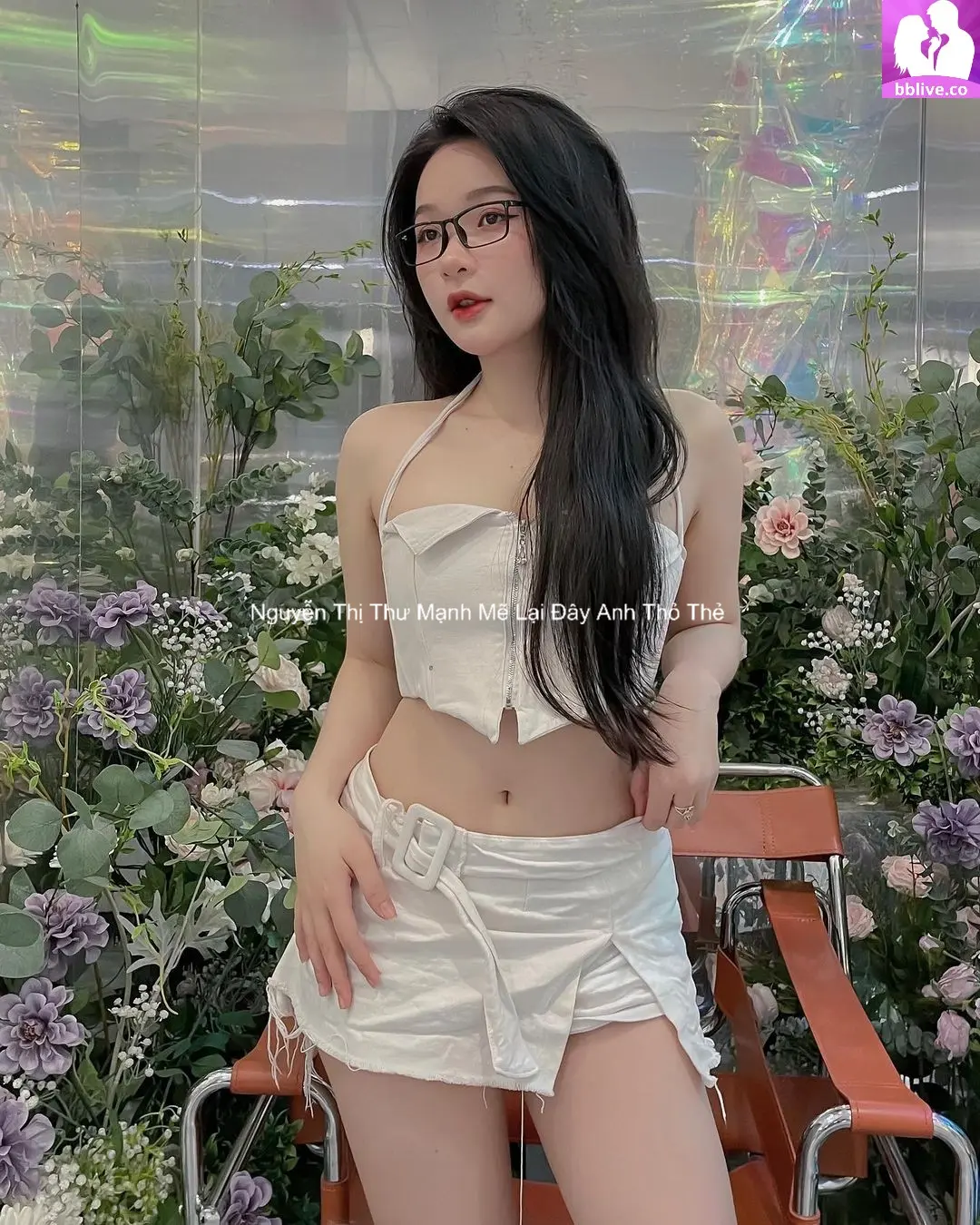 Nguyễn Thị Thư Mạnh Mẽ Lại Đây Anh Thỏ Thẻ 2 Nguyễn Thị Thư Mạnh Mẽ Lại Đây Anh Thỏ Thẻ 2