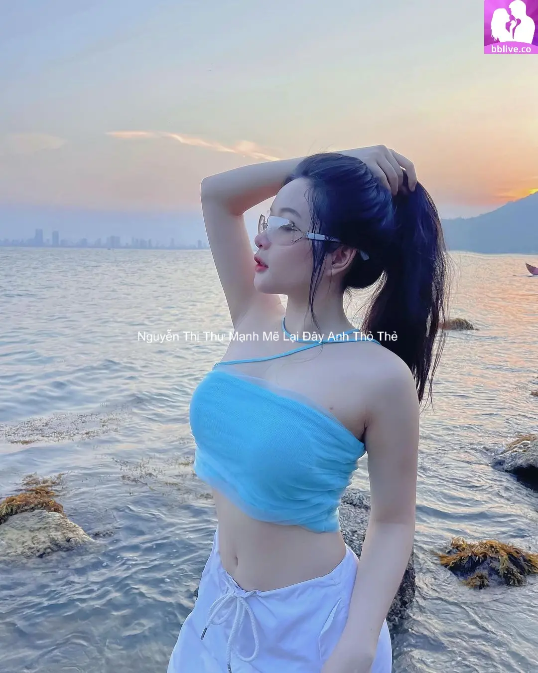 Nguyễn Thị Thư Mạnh Mẽ Lại Đây Anh Thỏ Thẻ 4 Nguyễn Thị Thư Mạnh Mẽ Lại Đây Anh Thỏ Thẻ 4