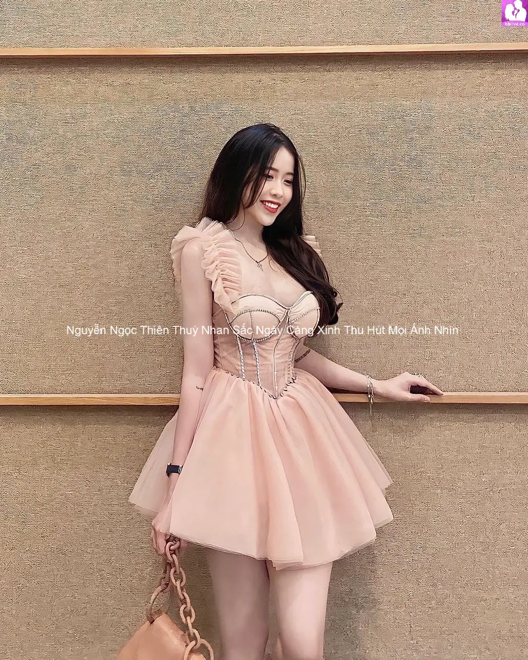 Nguyễn Ngọc Thiên Thuỳ Nhan Sắc Ngày Càng Xinh Thu Hút Mọi Ánh Nhìn 4 Nguyễn Ngọc Thiên Thuỳ Nhan Sắc Ngày Càng Xinh Thu Hút Mọi Ánh Nhìn 4